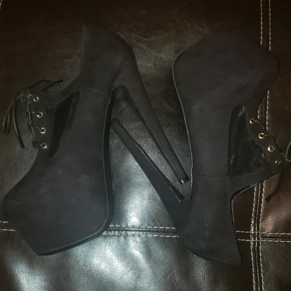 JustFab Sirena Platform Heels - Picture 2 of 6